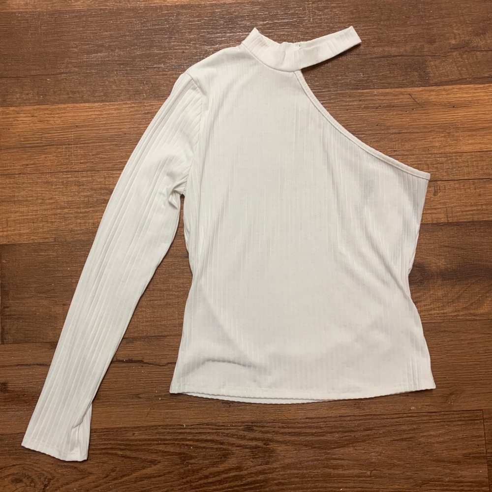 White top, single sleeve